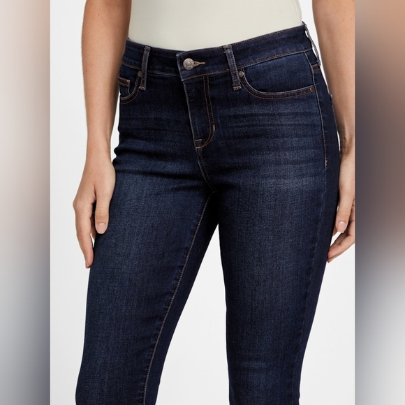 Guess Denim - GUESS ♥︎ Mid Rise Skinny Jeans Women’s Size 28 Stretch Denim Dark Wash